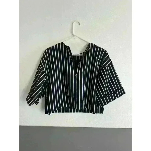 ASOS | Black + White Striped Cropped Blouse Sz.‎ 4 Cuff Sleeve Business Casual - Picture 2 of 9